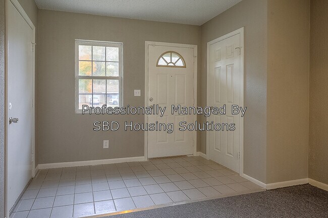 Building Photo - 4934 Appleton Ave