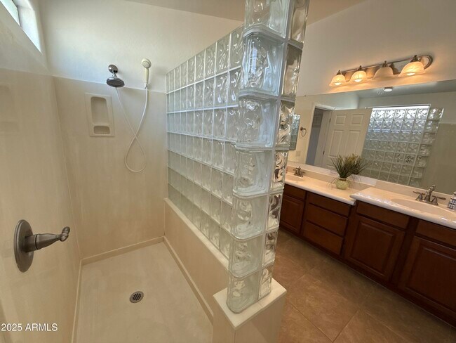 Foto del edificio - 25523 W Ripple Rd