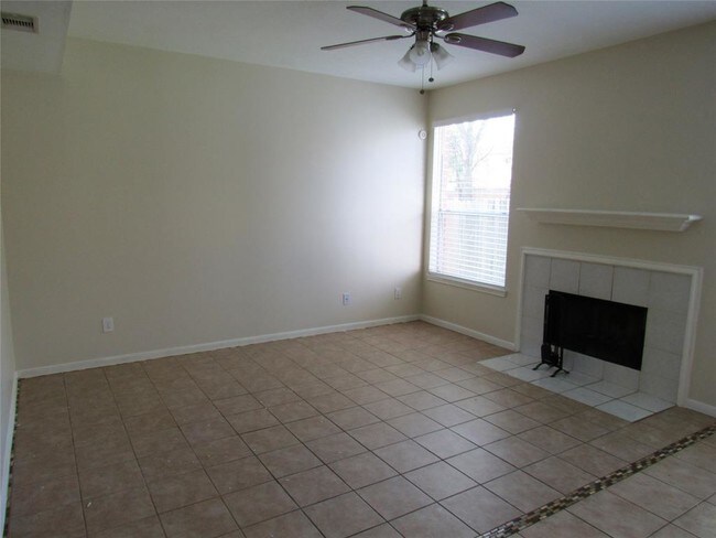 Building Photo - 8230 Brentford Dr