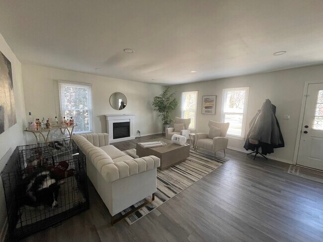 Foto del edificio - 1527 W Richmond St