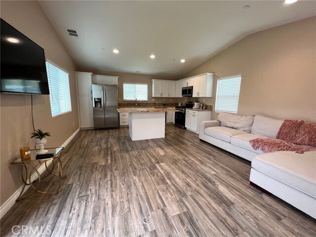 Foto del edificio - 6935 N Shay Ave
