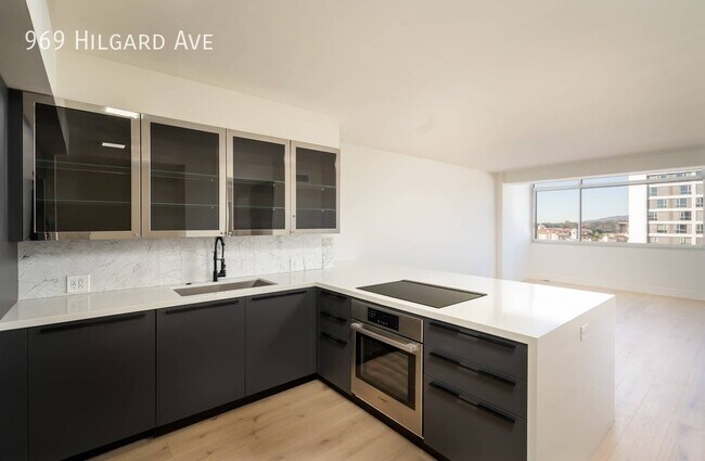 Building Photo - 969 Hilgard Ave