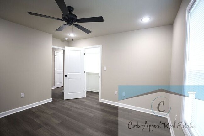 Foto del edificio - Brand new construction 2 bed 1 bath apartment - includes utlities, washer and dryer!!