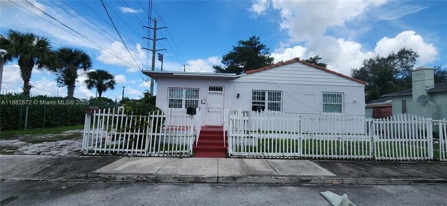 Foto del edificio - 405 NW 64th St