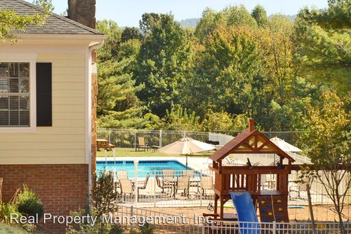 Building Photo - 1361 Villa Way
