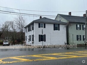Building Photo - 93 W Warwick Ave