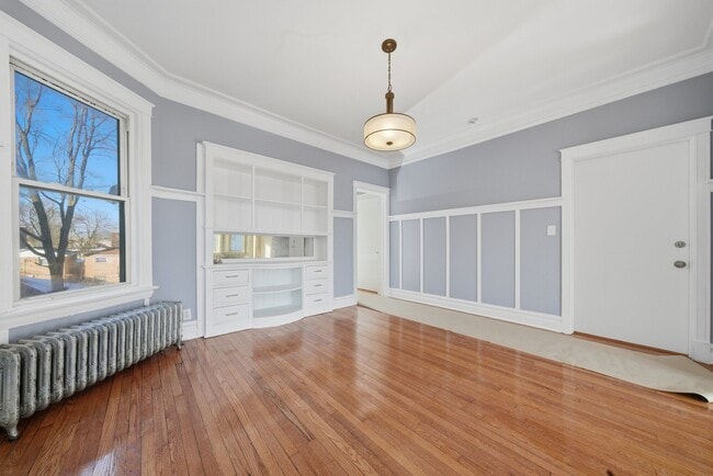 Foto del edificio - 7442 S Langley Ave