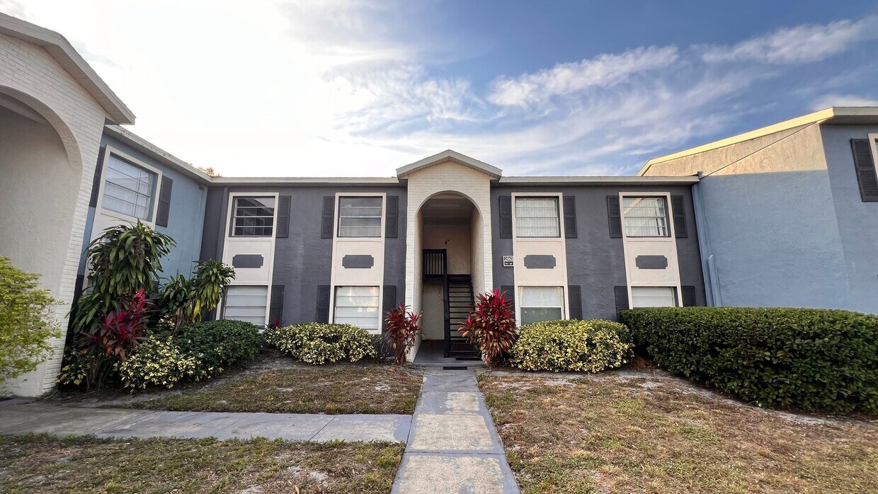 Primary Photo - AVAILABLE NOW! Gorgeous 2/1 Condo located ...