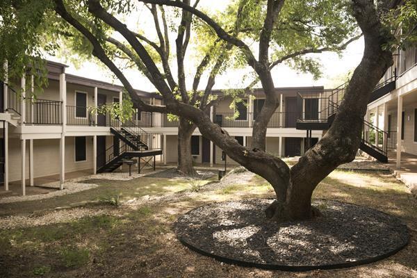 Foto del edificio - 1720 Woodward St