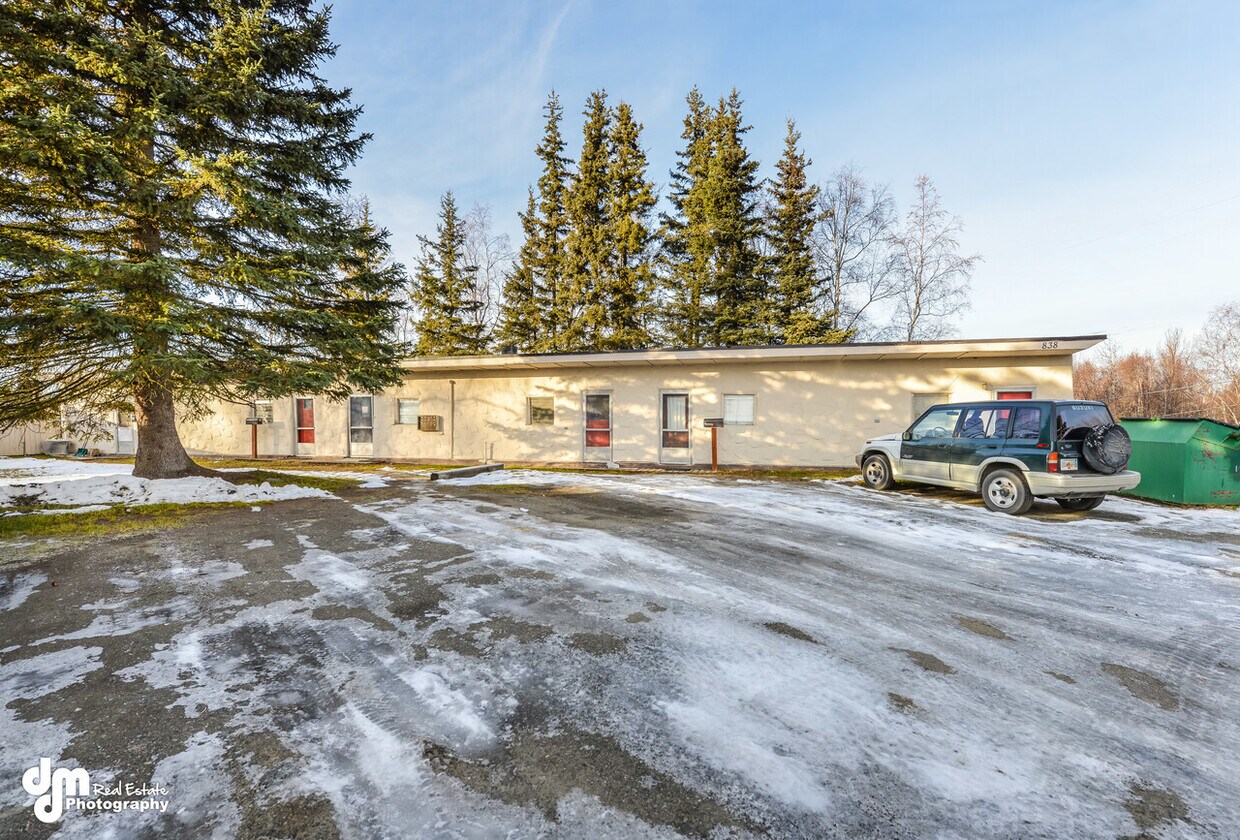 Building Photo - 838 Irwin St.