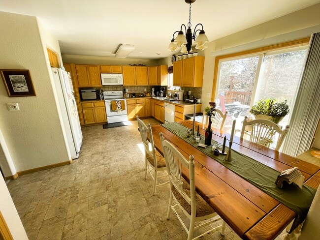 Building Photo - 1678 Rhyolite St