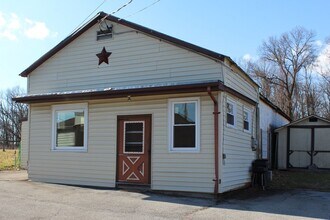Building Photo - 13380 Cross Roads Ave