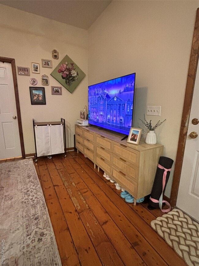 Building Photo - 265 Main St