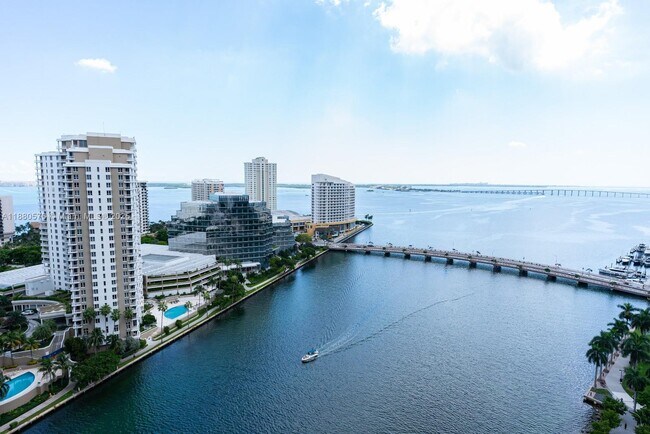 Foto del edificio - 495 Brickell Ave
