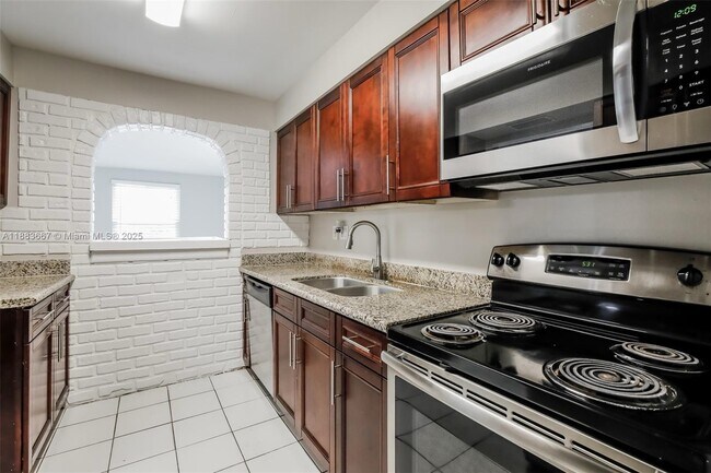 Foto del edificio - 1850 NW 47th Ave