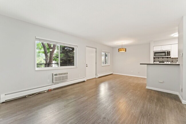 Foto del edificio - 5770 E Warren Ave