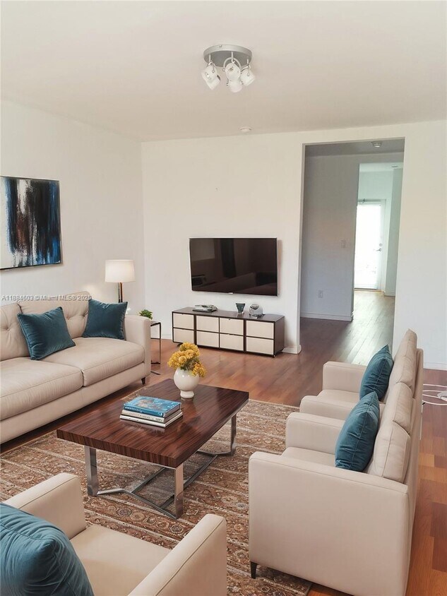 Foto principal - 745 13th St