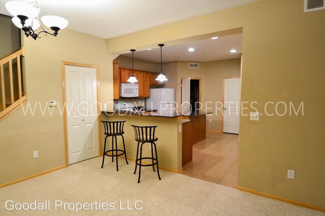 Building Photo - 3 br, 2.5 bath House - 577 Villa Ct.