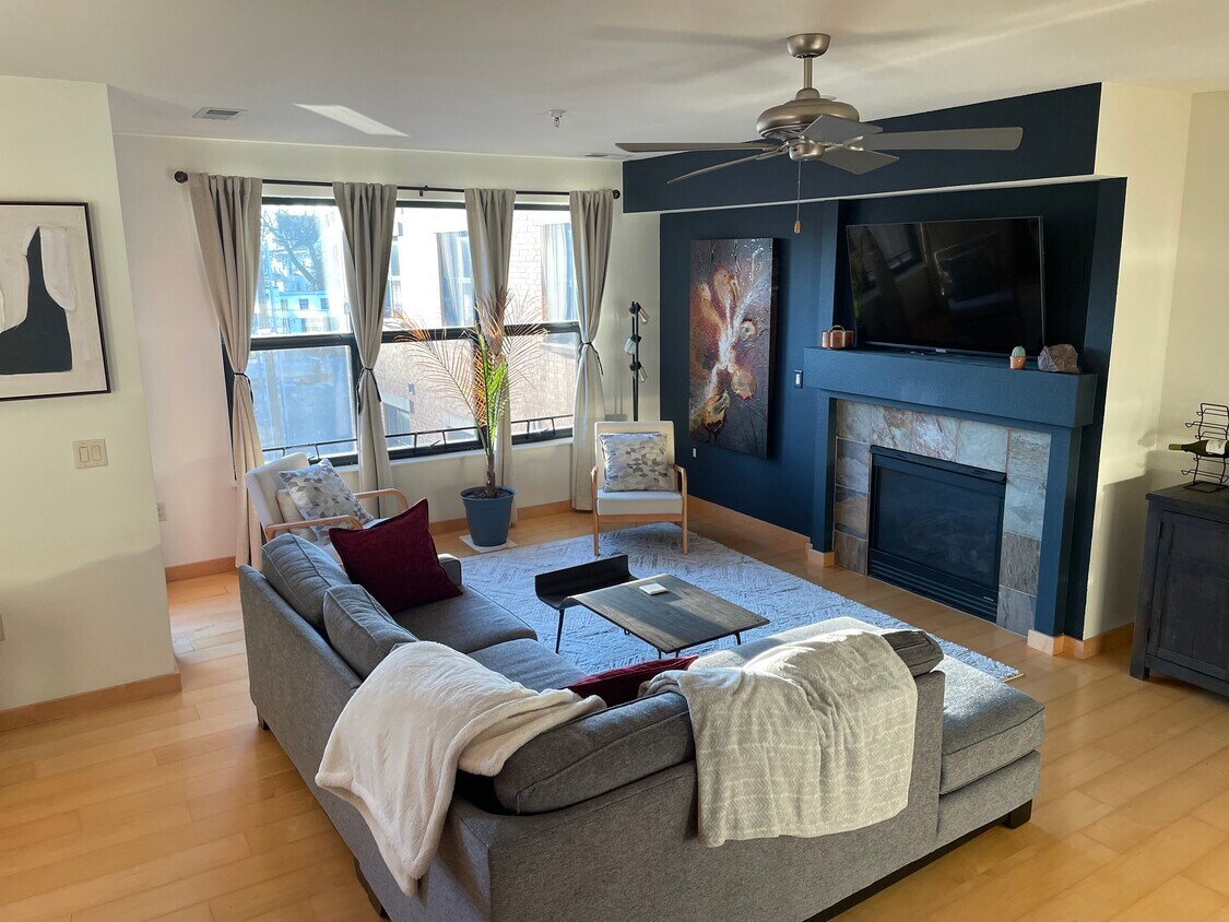 808 Williamson St Unit 304, Madison, WI 53703 Condo for Rent in