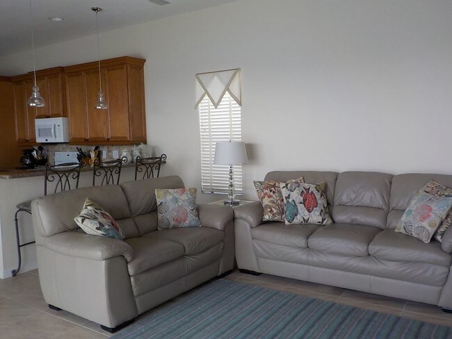 Building Photo - 1373 Clubview Ct