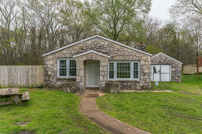 Foto del edificio - Two Bedroom Home For Rent