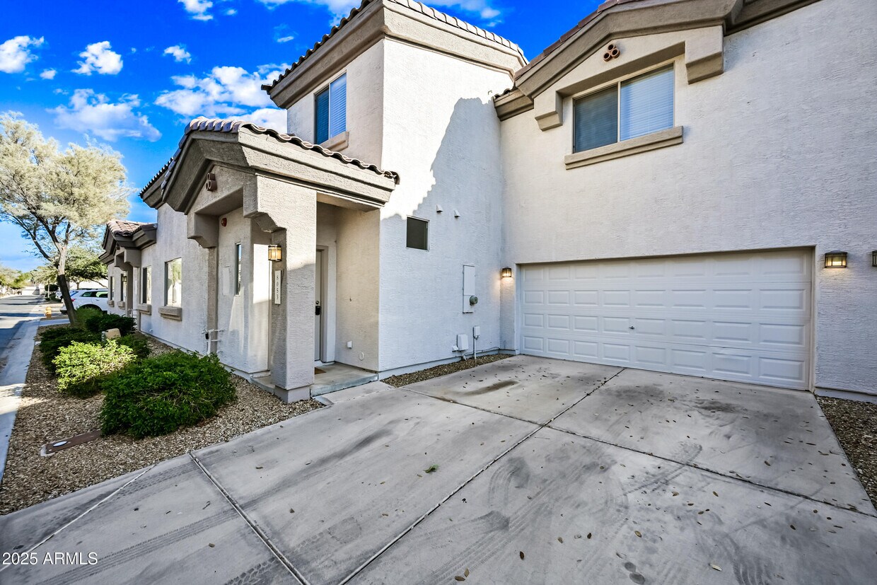 Foto principal - 8053 W Waltann Ln