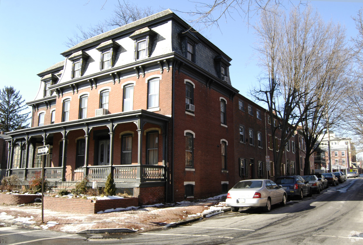 Foto del edificio - 201 W Barnard St