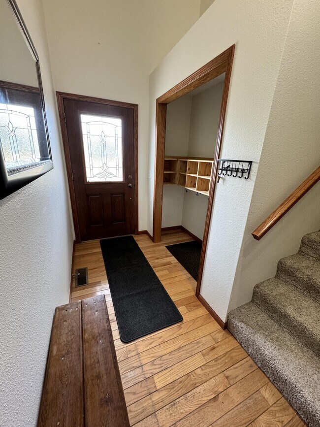 Foto del edificio - 5038 Jackpine Rd NW