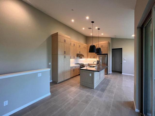 Building Photo - 2 bedroom in Irvine CA 92618