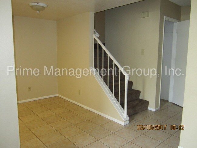 Building Photo - Beautiful 2 Story Town Home in Upland!!