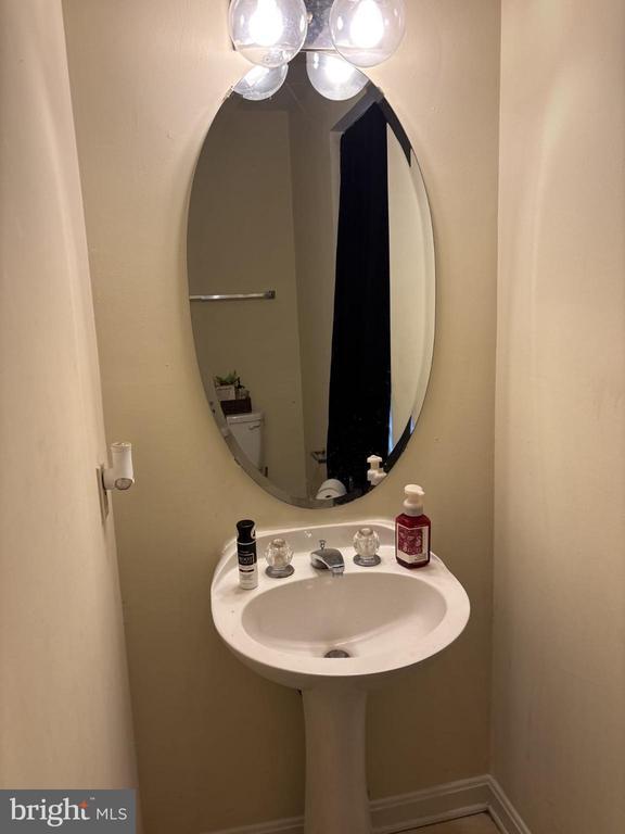 Building Photo - 7801 Vanity Fair Dr