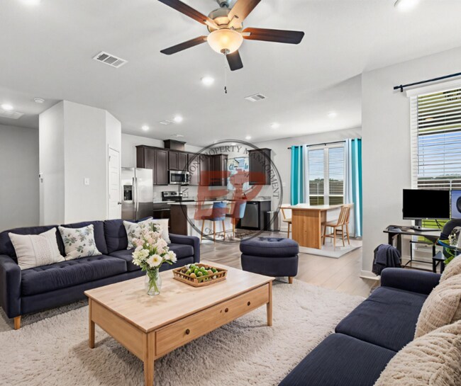 Foto del edificio - 824 N Fork Ranch Rd