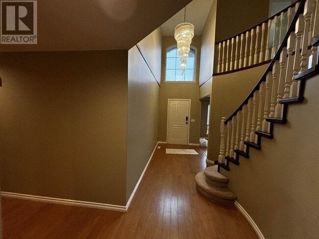 Building Photo - 1605 Salal Crescent