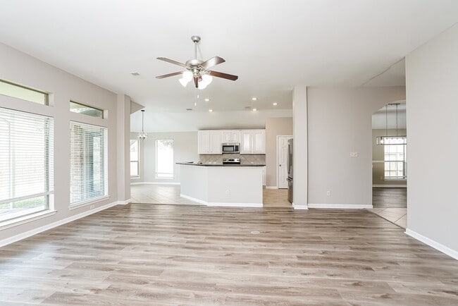 Building Photo - 5403 Belvedere Dr