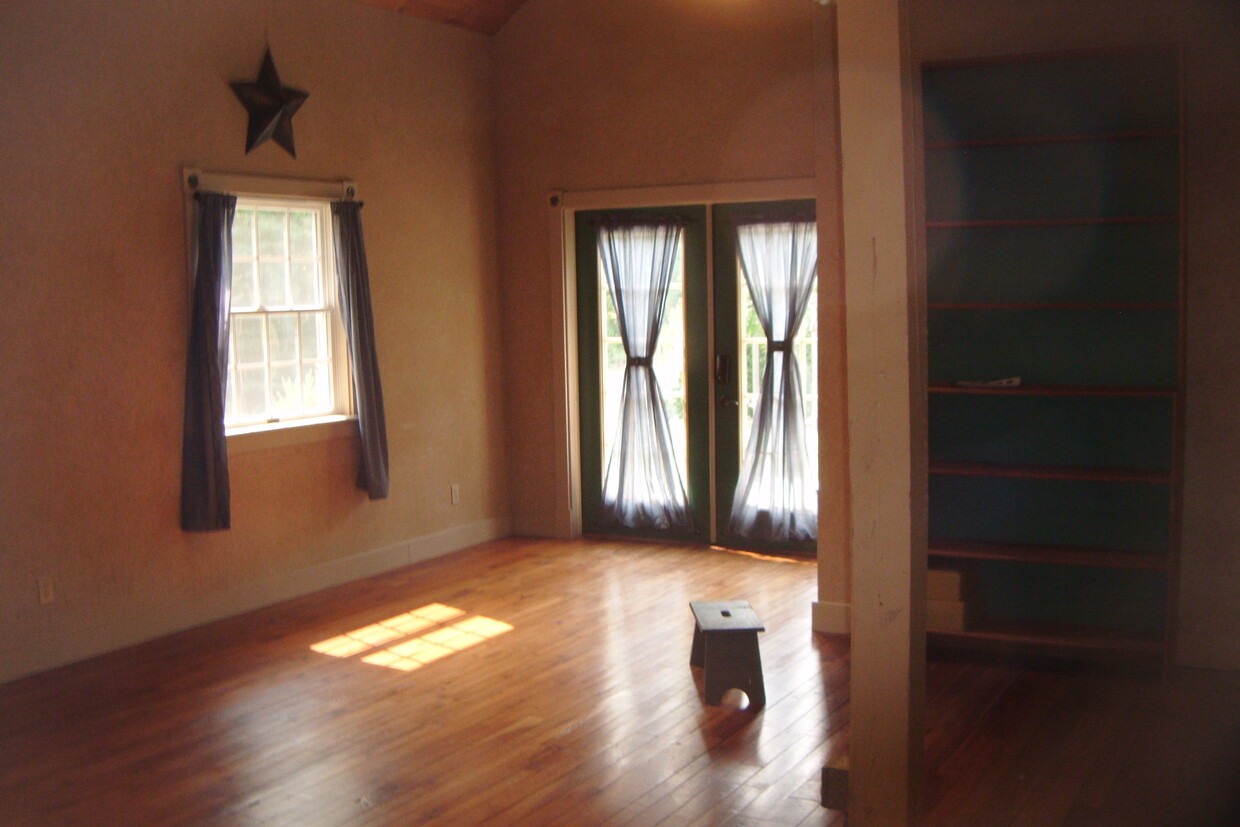 Primary Photo - 11755 National Rd