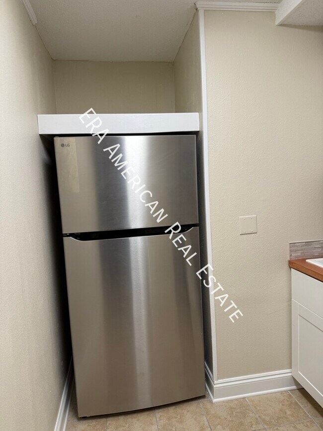 Foto del edificio - 405 Marshall Ct