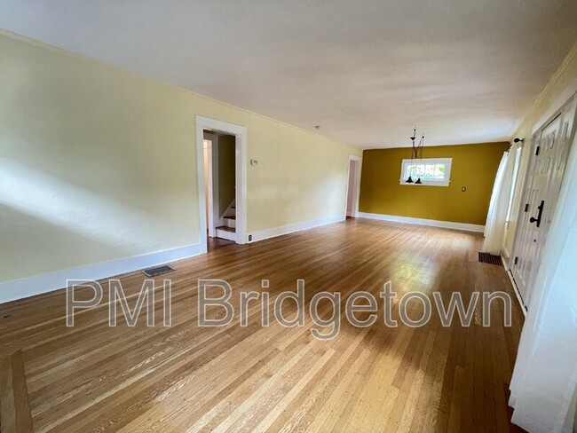 Building Photo - 4307 SE Stark St