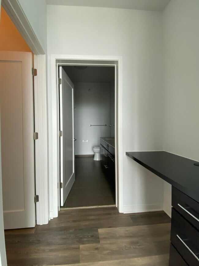 Foto del edificio - 501 W Huron St