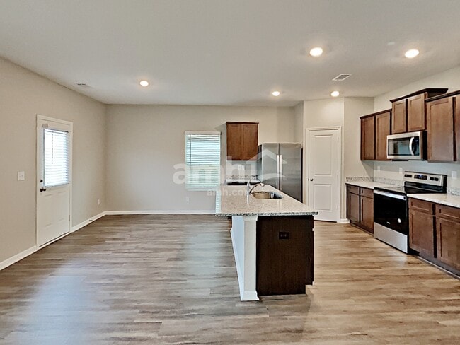 Building Photo - 4875 Bridle Path