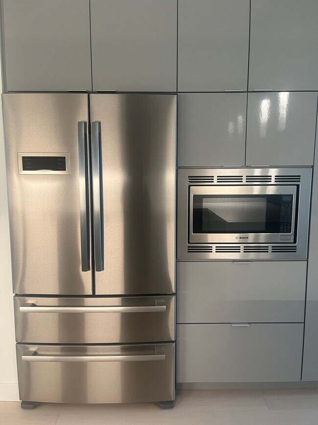 Foto del edificio - Brand New Three Bedroom Townhouse