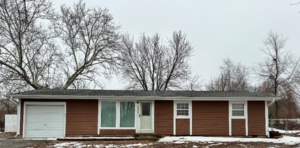 Building Photo - 1526 NE 46th St
