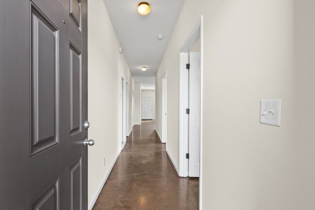 Building Photo - 109 Holland Dr