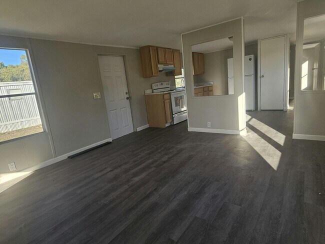 Building Photo - 6280 Hamilton Dr