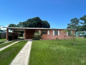 Building Photo - 141 SE Serenata Ct
