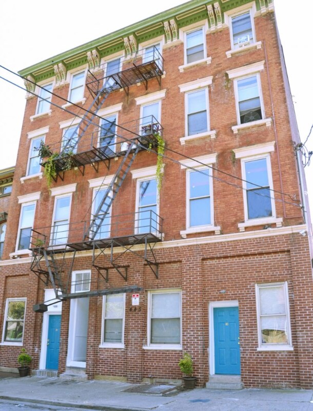 Primary Photo - 445 W McMicken Ave