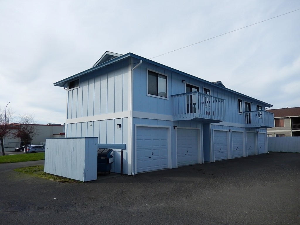 Building Photo - 4982 Valley East Blvd