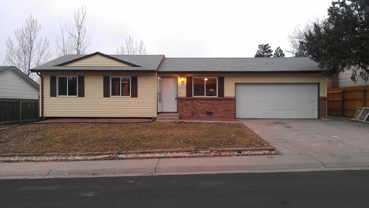 Primary Photo - 1851 S Ouray Ct
