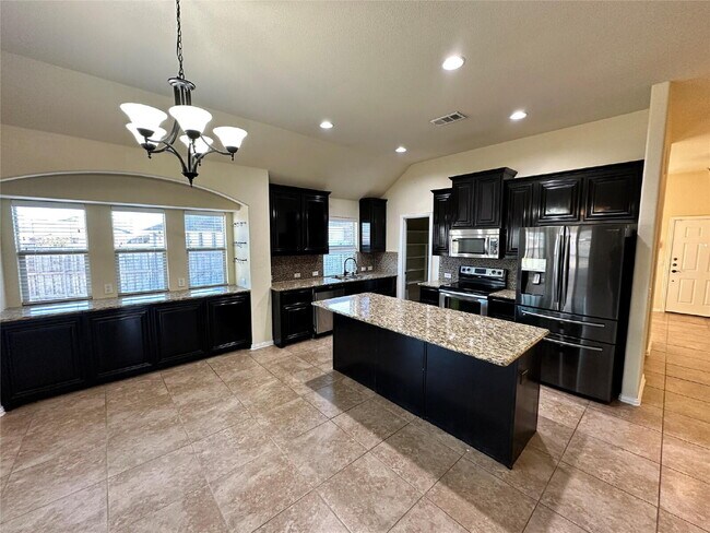 Building Photo - Stunning 3 Bedroom Home in Holland Meadows