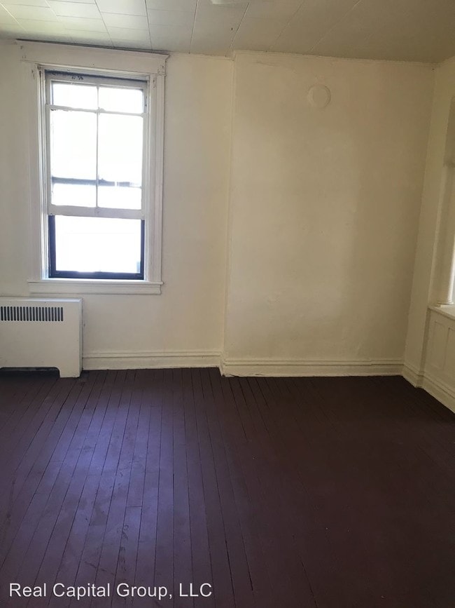 Building Photo - 169 7th Ave