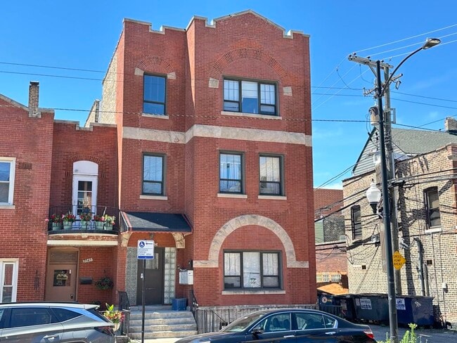 Building Photo - 2347 W 24th Pl